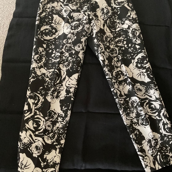 Mid Rise Ankle Length Cotton stretch pants - Picture 2 of 3
